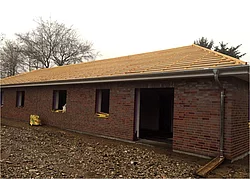 Der Massivhausbau ermöglicht individuelles Bauen zum günsigen Preis. (Foto: haus-experten.org)