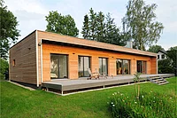 Moderner Bungalow (Foto: www.baufritz.de)